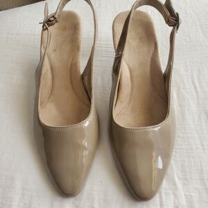 AEROSOLES Heelrest Taupe Slingback Heels Size 7